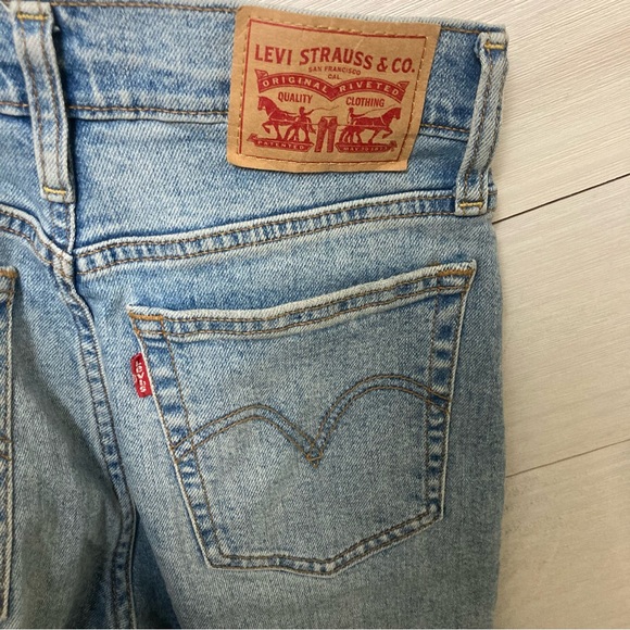 Levi’s Wedgie Button Fly Straight Leg Jean Size 26 - Picture 5 of 10